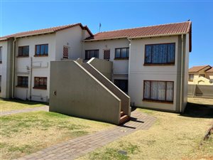 2 Bed Flat in Mondeor
