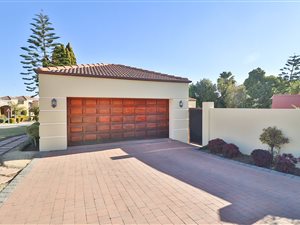 3 Bed House in Blue Valley Golf Estate