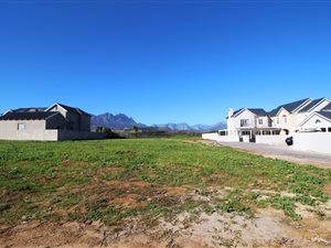 839 m² Land available in Koelenhof