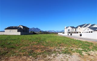 839 m² Land available in Koelenhof