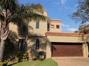 3 Bedroom Townhouse in Eagle Canyon Golf Estate