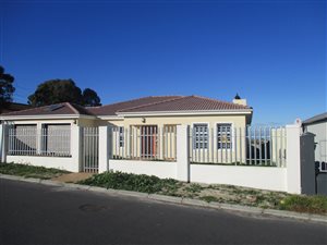 4 Bed House in Kuilsriver