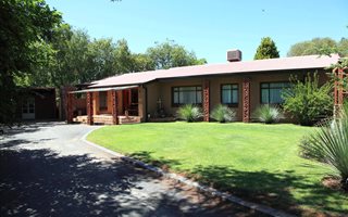 4 Bedroom House in Vanderkloof