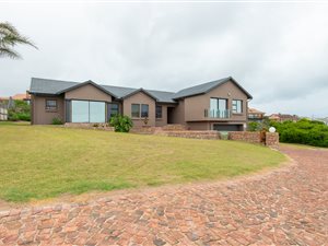 3 Bed House in Village On Sea