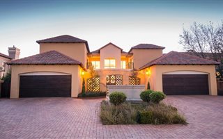 4 Bedroom House in Country Lane Estate