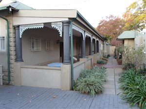 11 Bed House in Sunnyside
