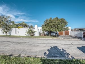 3 Bed House in Van Der Stel