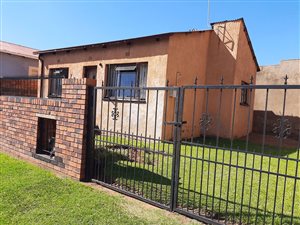 2 Bed House in Mapetla