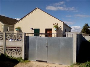 2 Bedroom House in New Macassar Village