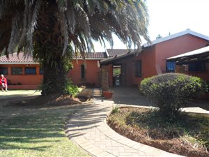 4 Bed House in Weltevreden Park