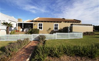 4 Bedroom House in Bowtie
