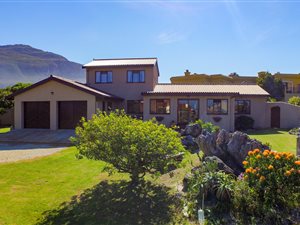 3 Bedroom House in Bettys Bay