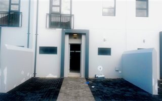 2 Bedroom Townhouse in Parklands North