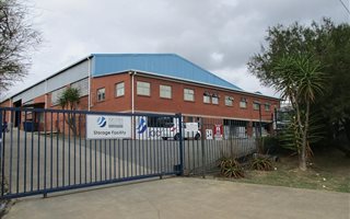 1620 m² Industrial space in Bisley
