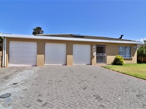 4 Bed House in Goodwood
