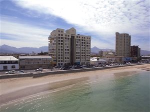 2 Bed Apartment in Strand Central