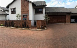 3 Bedroom Townhouse in Eldo View