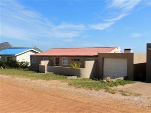 3 Bed House in Pringle Bay