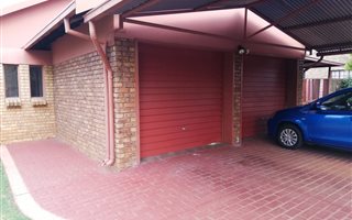 4 Bedroom House in Dorandia