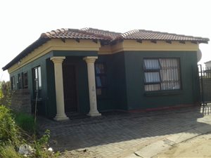 3 Bed House in Golden Gardens