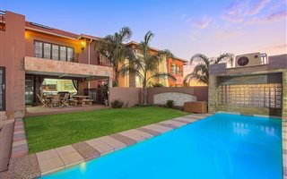 6 Bedroom House in Parkrand