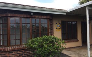 2 Bedroom Simplex in Highland Hills