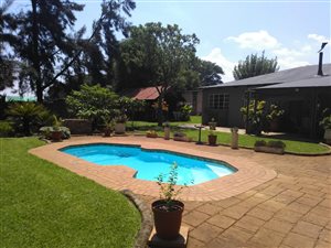 8.5 ha Farm in Honingnestkrans