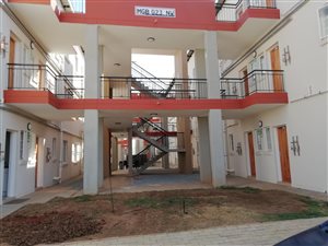 2.5 Bed Apartment in Adamayview