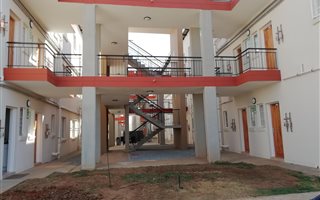 2.5 Bedroom Apartment in Adamayview