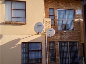 2 Bed Apartment in Vanderbijlpark CW