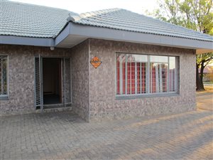 105 m² Office Space in Three Rivers