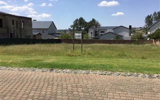 1134 m² Land available in Waterfall Country Estate