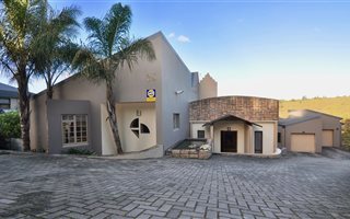 4 Bedroom House in Eden