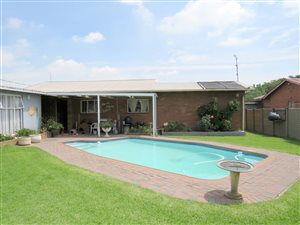 3 Bed House in Vanderbijlpark CE2