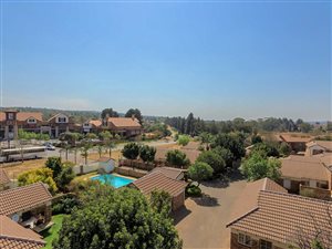 2 Bed Townhouse in Moreleta Park