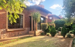 2 Bedroom Townhouse in Dan Pienaar
