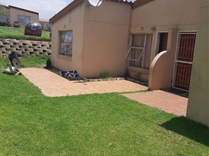 3 Bed Apartment in Bloubosrand