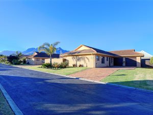 3 Bed House in Heather Park