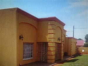 4 Bed House in Chantelle