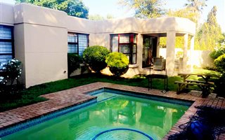 3 Bedroom Cluster in Paulshof