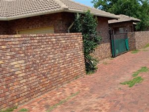 3 Bed House in Riamarpark