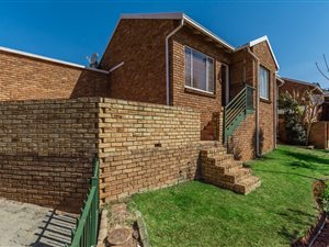 3 Bed Townhouse in Helderkruin