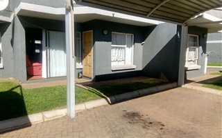 2 Bedroom Apartment in Springs Central