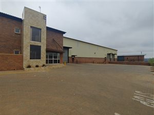 1811 m² Industrial space in Monavoni