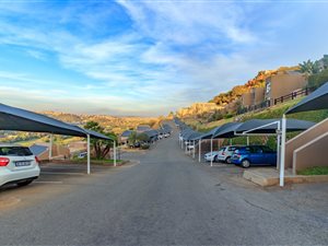 2 Bed Townhouse in Glenvista