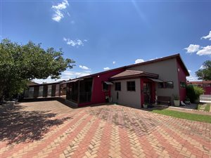3 Bed House in Lennoxton