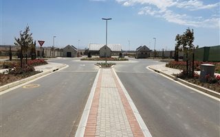 740 m² Land available in Graanendal