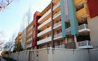 Bachelor apartment in Hillcrest