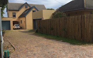 4 Bedroom House in Milnerton Central