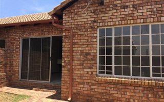 2 Bedroom Simplex in Kyalami